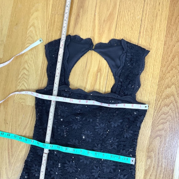 RM Richards Black Party Dress Lace Sequins Open Back (6) - Picture 9 of 9